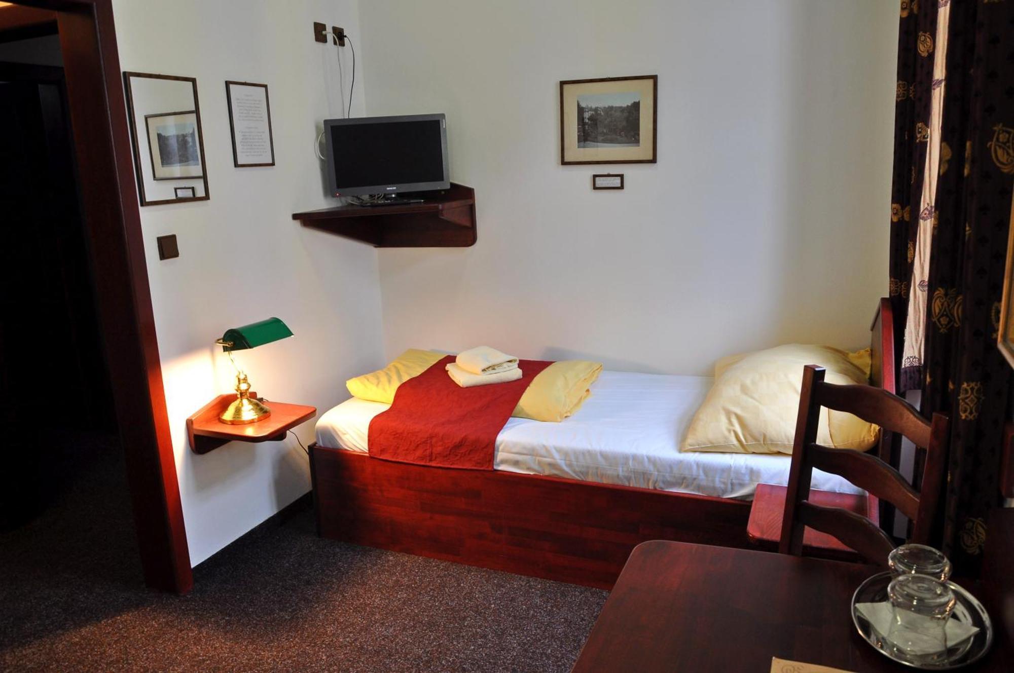 Hotel St Florian Loket Luaran gambar
