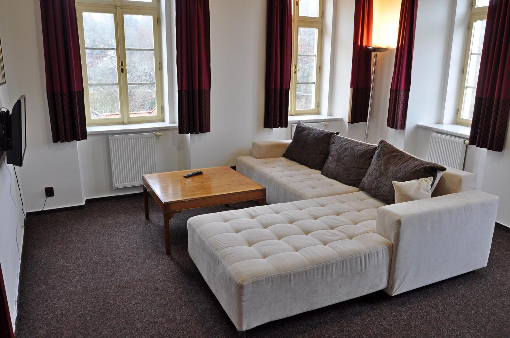 Hotel St Florian Loket Luaran gambar