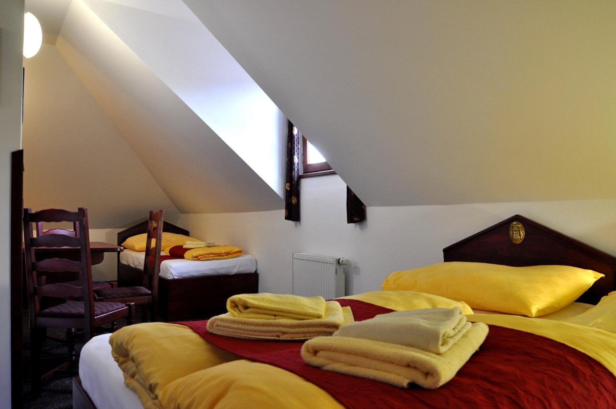 Hotel St Florian Loket Bilik gambar