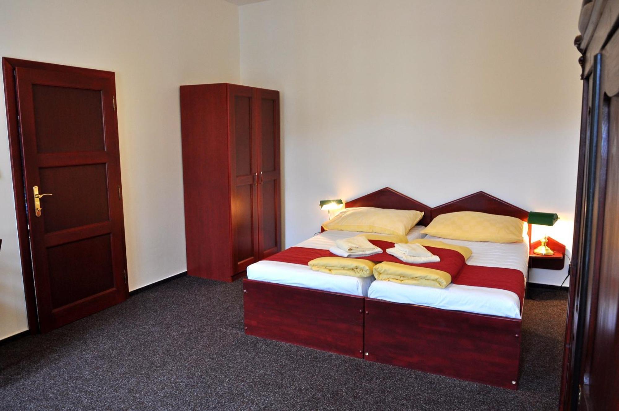 Hotel St Florian Loket Bilik gambar